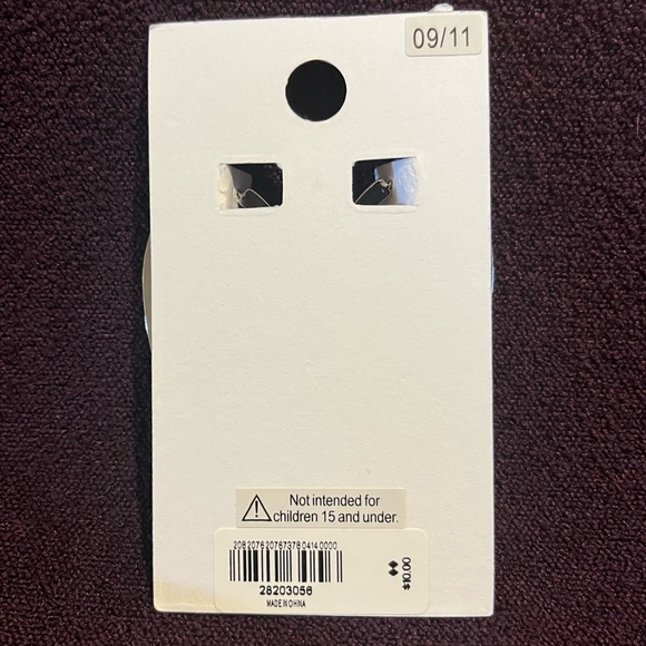 Express Silver Heart Hoop Earrings - New With Tags - Picture 5 of 7